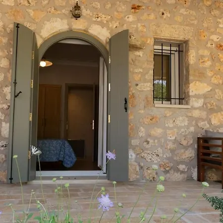 Nyaraló Avli - Tranquil Stonehouse In Lefkada