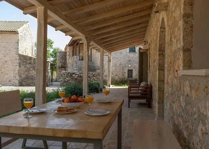 Avli - Tranquil Stonehouse In Lefkada Prázdninový dům