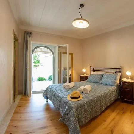 Дом отдыха Avli - Tranquil Stonehouse In Lefkada Александрос