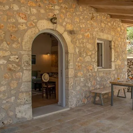 Avli - Tranquil Stonehouse In Lefkada * Александрос